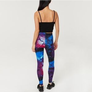 Moda Blue and Pink Cosmic Leggings EUC